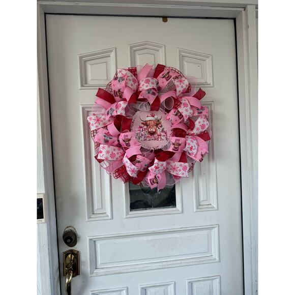 Pink Christmas Highland Cow Wreath | Farmhouse Holiday Door Hanger Decor xxx - Picture 8 of 8